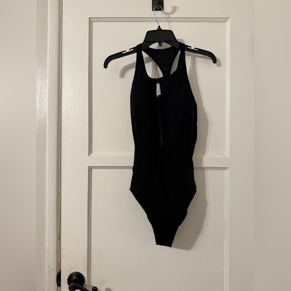 Fabletics High Tide Zip-Front One-Piece Swimsuit Medium NWT - Picture 4 of 6